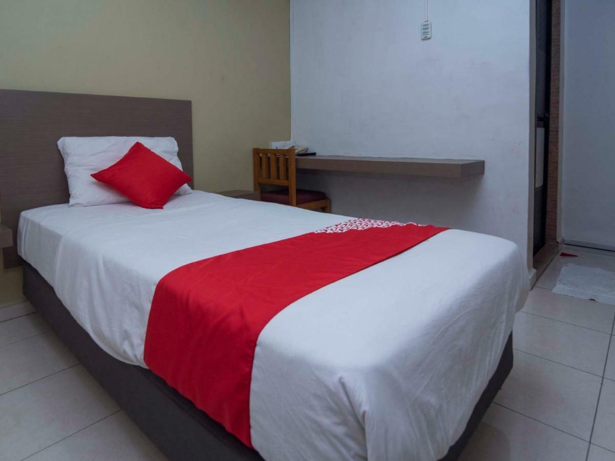 Oyo 434 Marbella Hotel Johor Bahru Exterior foto