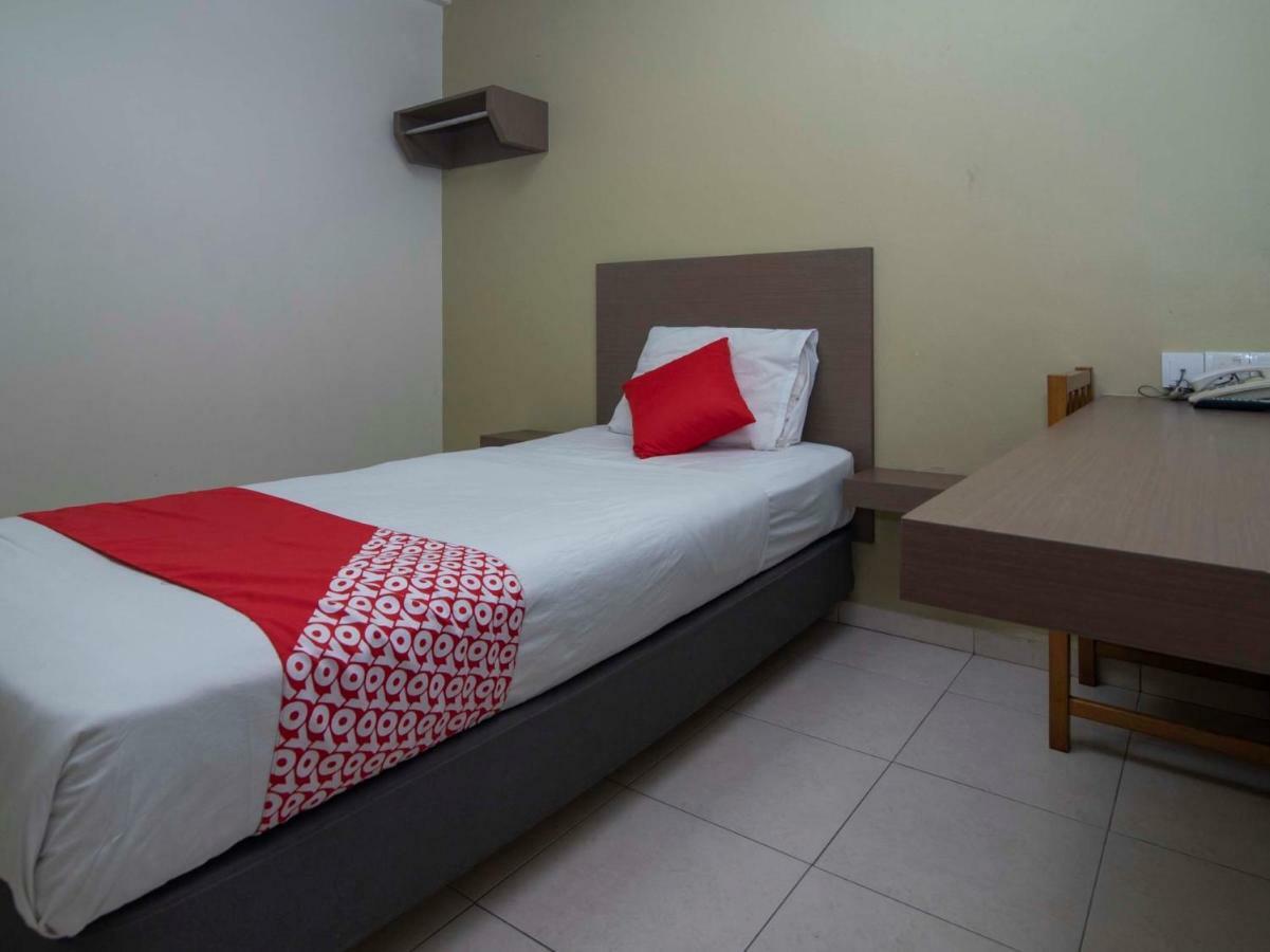 Oyo 434 Marbella Hotel Johor Bahru Exterior foto