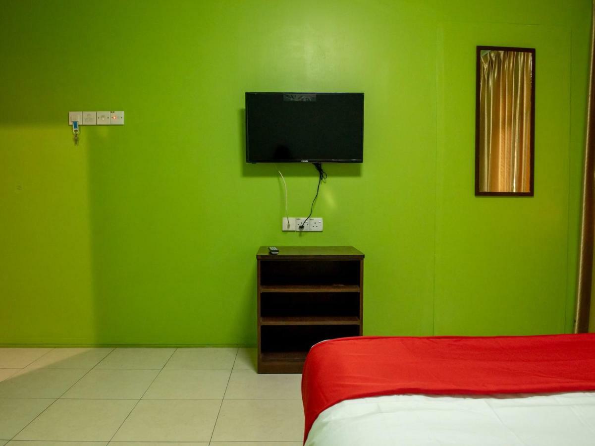 Oyo 434 Marbella Hotel Johor Bahru Exterior foto